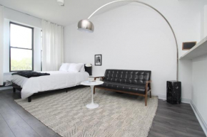 Trendy HP Studio with Fast Transit to UChicago & DT by Zencity